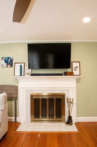 39 Lawnwood St, Springfield, MA 01119