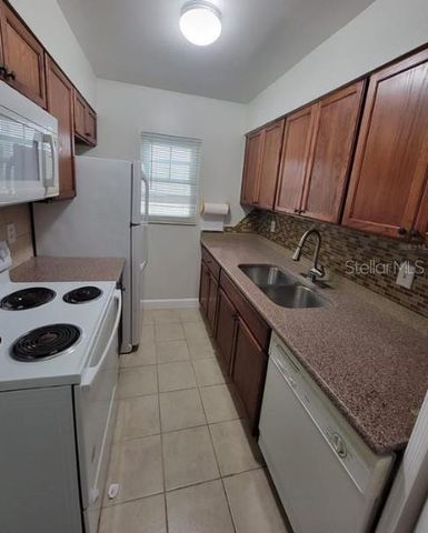 817 SKY LAKE CIRCLE A, Orlando, FL 32809