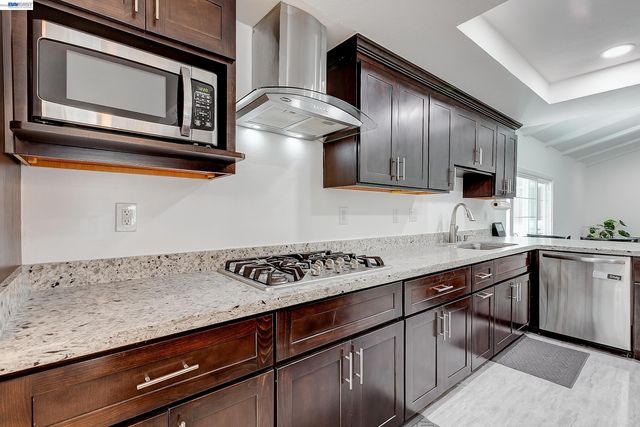 5800 Cold Water Dr, Castro Valley, CA 94552