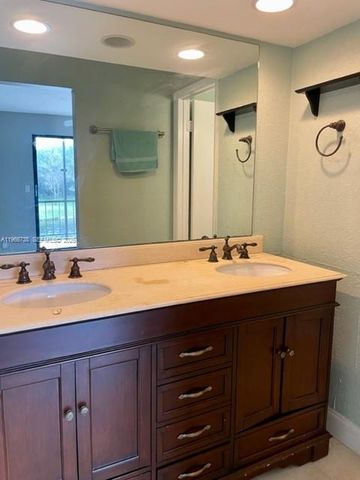 613 N University Dr 4, Plantation, FL 33324