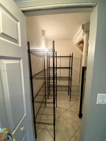 613 N University Dr 4, Plantation, FL 33324