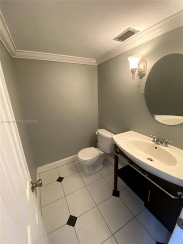 613 N University Dr 4, Plantation, FL 33324