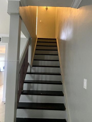 613 N University Dr 4, Plantation, FL 33324