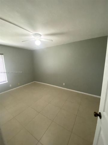 613 N University Dr 4, Plantation, FL 33324