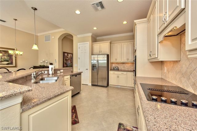 7755 Martino CIR, Naples, FL 34112