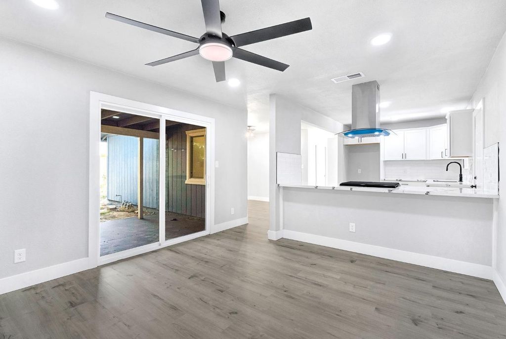 Image 17 of property listing at 4847 N Delbert Avenue, Fresno, CA 93722