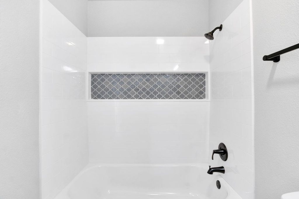 Image 22 of property listing at 4847 N Delbert Avenue, Fresno, CA 93722