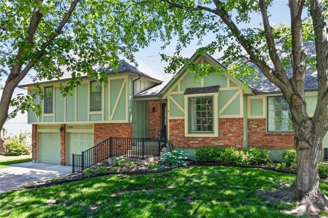 11705 Grant Street, Overland Park, KS 66210