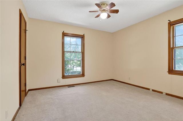 11705 Grant Street, Overland Park, KS 66210