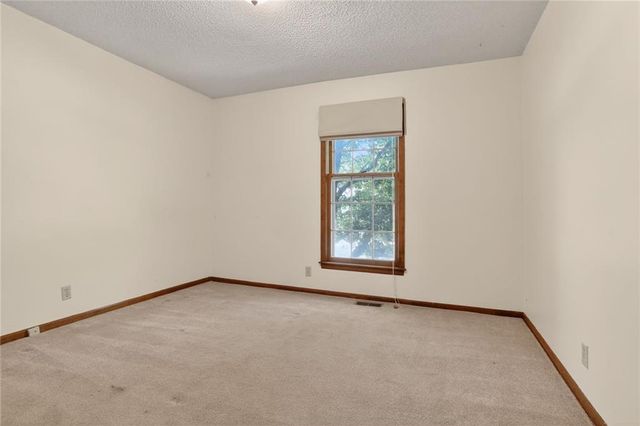 11705 Grant Street, Overland Park, KS 66210