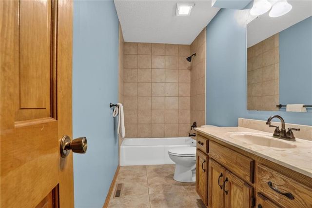 11705 Grant Street, Overland Park, KS 66210