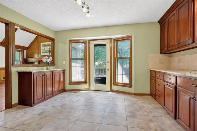 11705 Grant Street, Overland Park, KS 66210