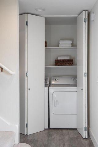 2427 Sharon Oaks Drive, Menlo Park, CA 94025