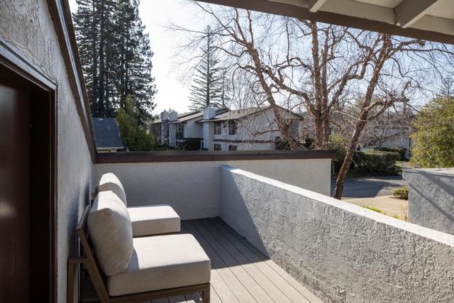 2427 Sharon Oaks Drive, Menlo Park, CA 94025