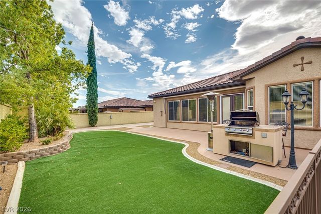 5112 Crown Cypress Street, Las Vegas, NV 89149