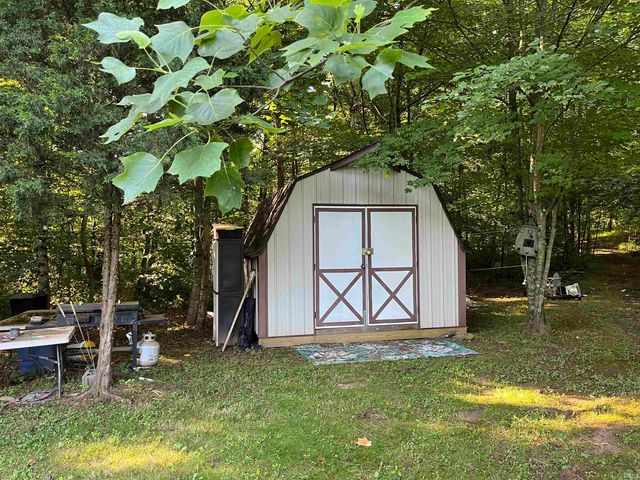 11456 E Robins Nest Drive, Springville, IN 47462