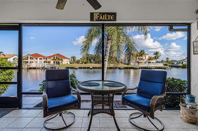 3831 SE 11th Place 101, Cape Coral, FL 33904