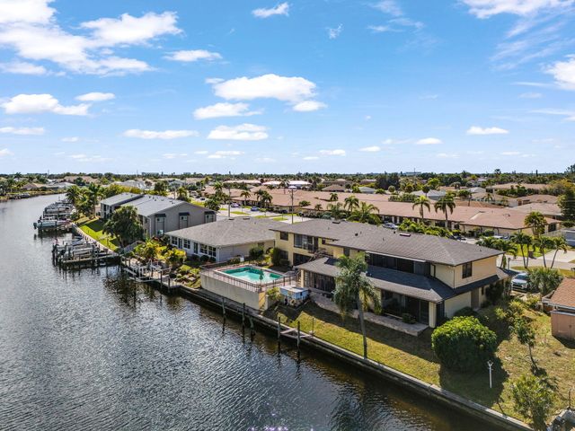 3831 SE 11th Place 101, Cape Coral, FL 33904
