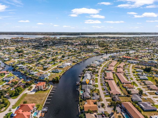 3831 SE 11th Place 101, Cape Coral, FL 33904