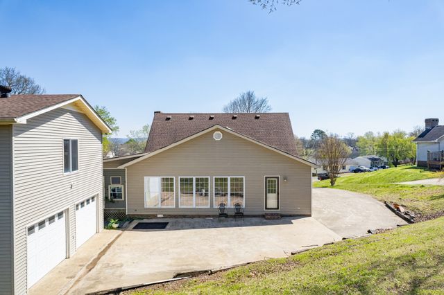 1336 Charlotte Ct, Pulaski, TN 38478