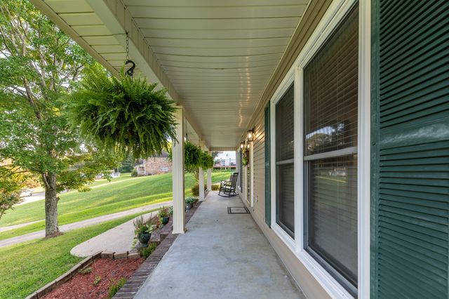 1336 Charlotte Ct, Pulaski, TN 38478