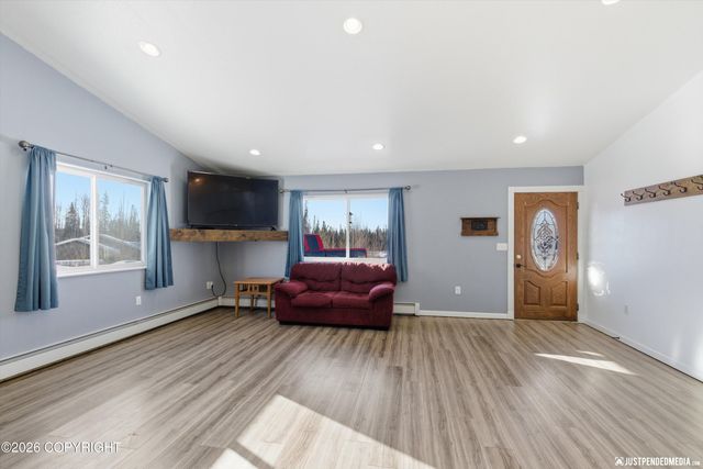 1262 N Miller Circle, Houston, AK 99623