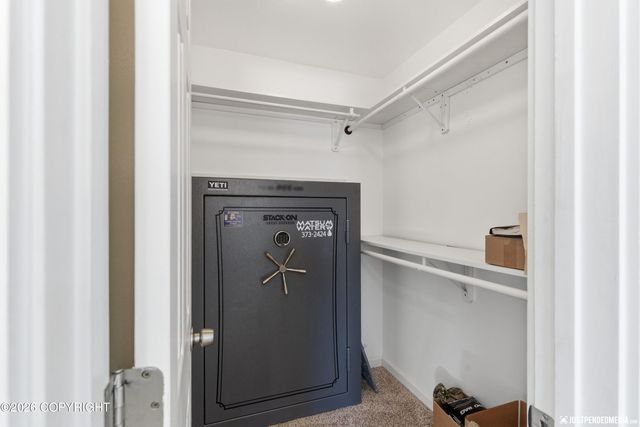 1262 N Miller Circle, Houston, AK 99623