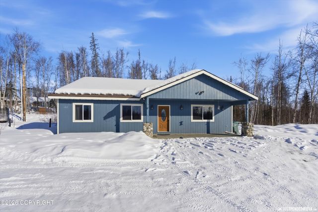 1262 N Miller Circle, Houston, AK 99623