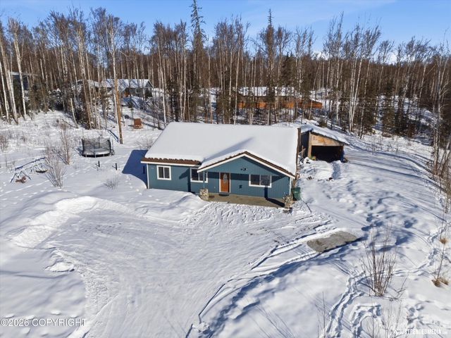 1262 N Miller Circle, Houston, AK 99623