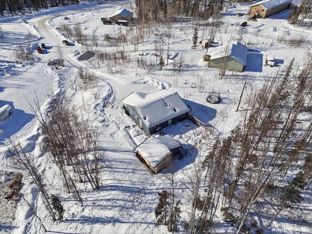 1262 N Miller Circle, Houston, AK 99623