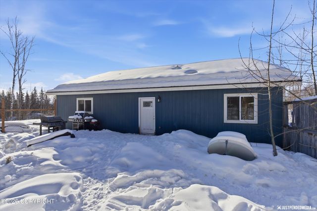 1262 N Miller Circle, Houston, AK 99623