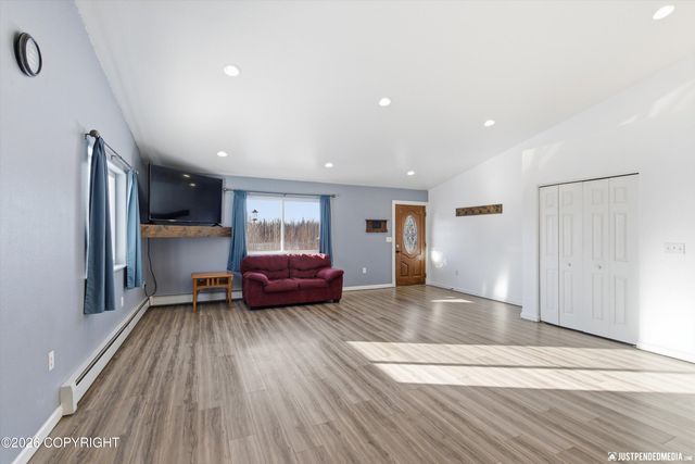 1262 N Miller Circle, Houston, AK 99623