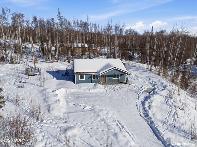 1262 N Miller Circle, Houston, AK 99623