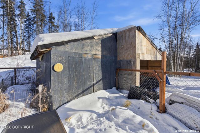 1262 N Miller Circle, Houston, AK 99623