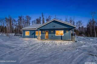 1262 N Miller Circle, Houston, AK 99623