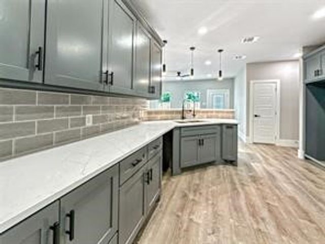 2130 Kathleen Avenue, Dallas, TX 75216