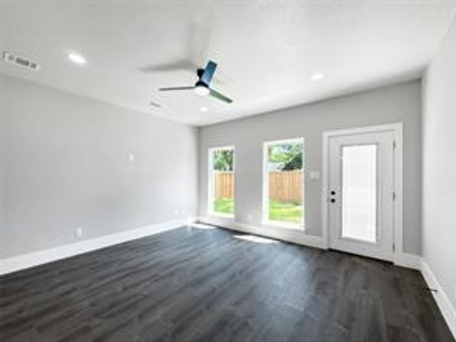 2130 Kathleen Avenue, Dallas, TX 75216