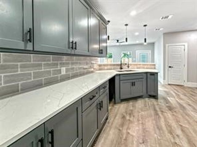 2130 Kathleen Avenue, Dallas, TX 75216