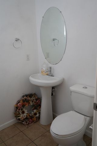 2437 Ben Ali Way, Sacramento, CA 95815