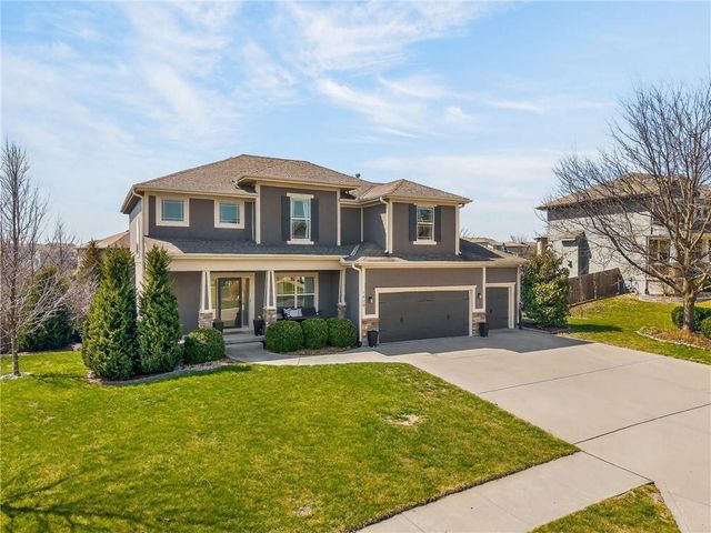 1409 SW Whistle Drive, Lee's Summit, MO 64082