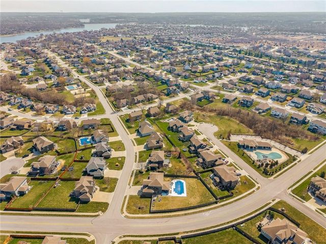 1409 SW Whistle Drive, Lee's Summit, MO 64082