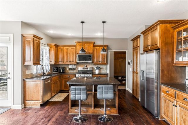 1409 SW Whistle Drive, Lee's Summit, MO 64082