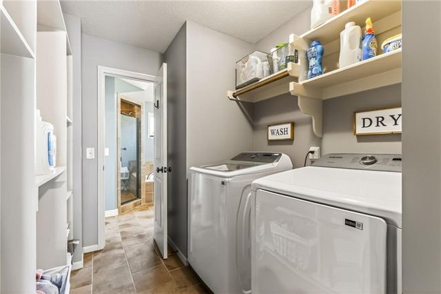 1409 SW Whistle Drive, Lee's Summit, MO 64082