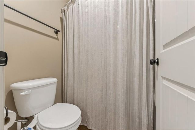 1409 SW Whistle Drive, Lee's Summit, MO 64082