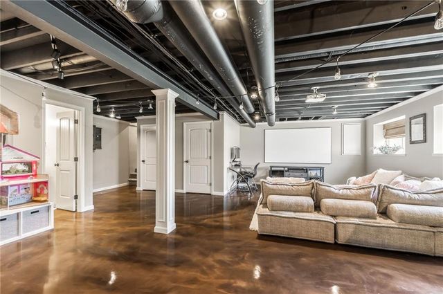 1409 SW Whistle Drive, Lee's Summit, MO 64082