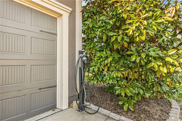 1409 SW Whistle Drive, Lee's Summit, MO 64082