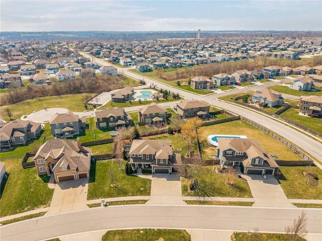 1409 SW Whistle Drive, Lee's Summit, MO 64082