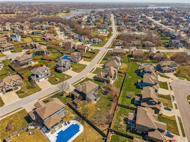 1409 SW Whistle Drive, Lee's Summit, MO 64082