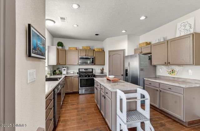 2500 Silver Hawk Avenue, Las Cruces, NM 88011