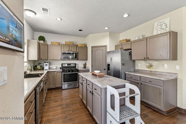 2500 Silver Hawk Avenue, Las Cruces, NM 88011